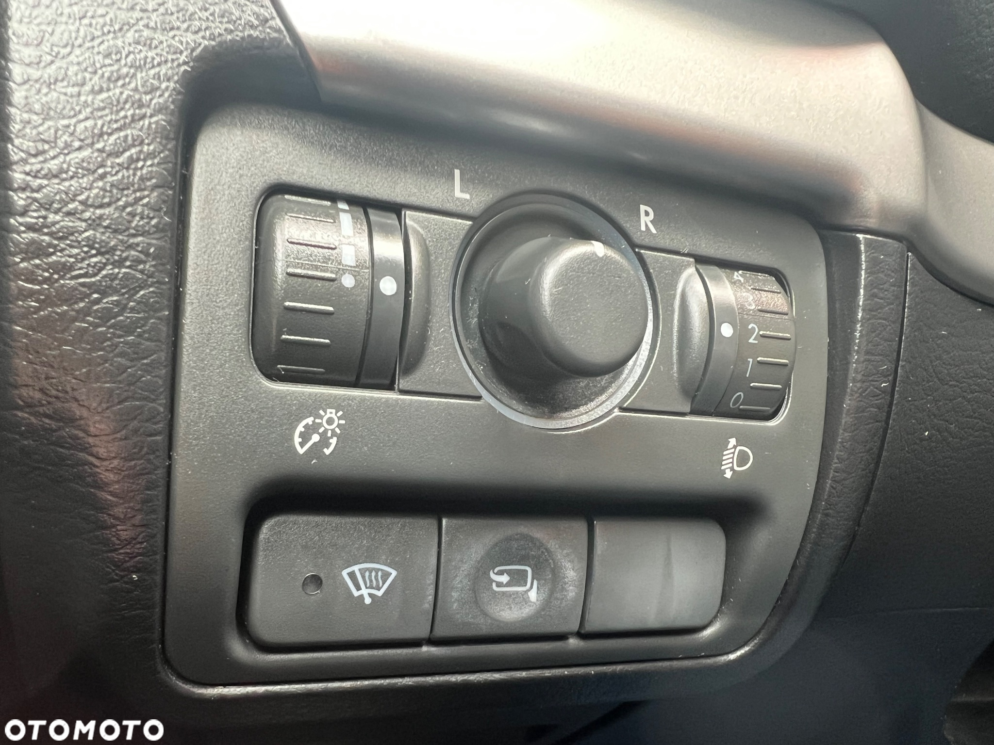 Subaru Legacy Kombi 2.0RA HID - 30