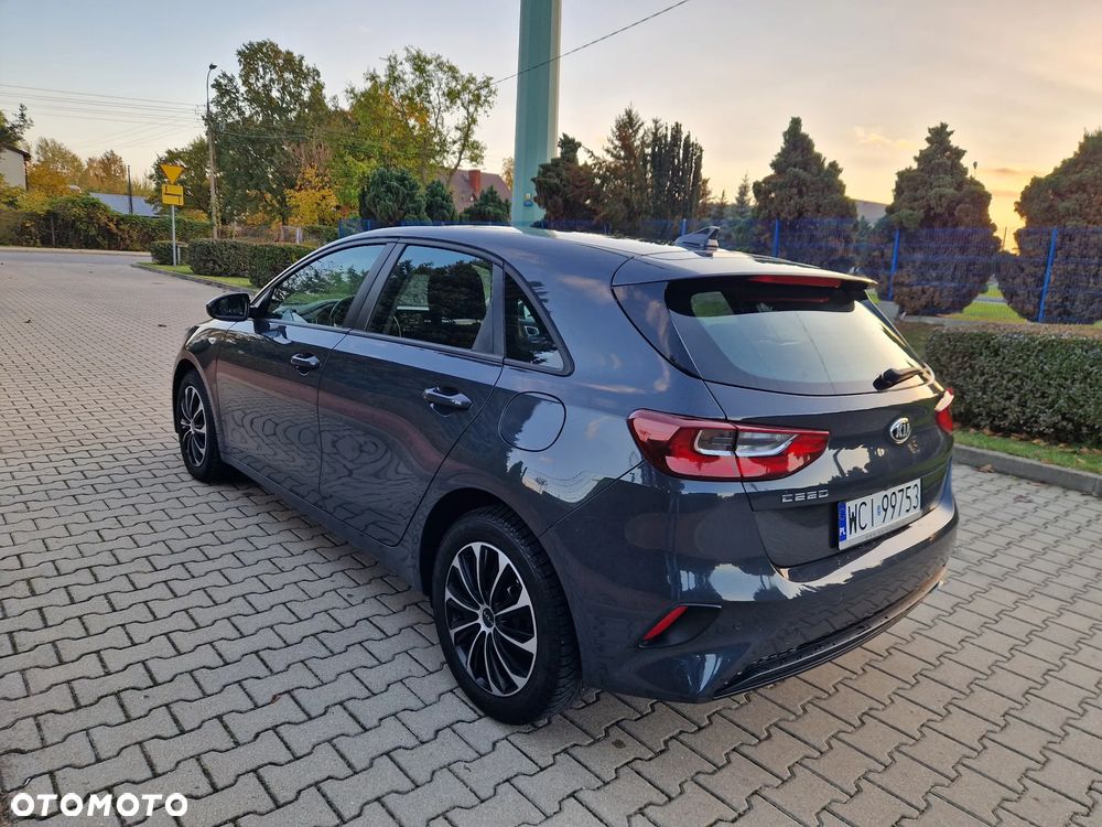 Kia Ceed - 10