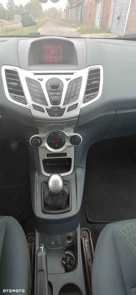 Ford Fiesta 1.25 Ambiente EU5 - 11