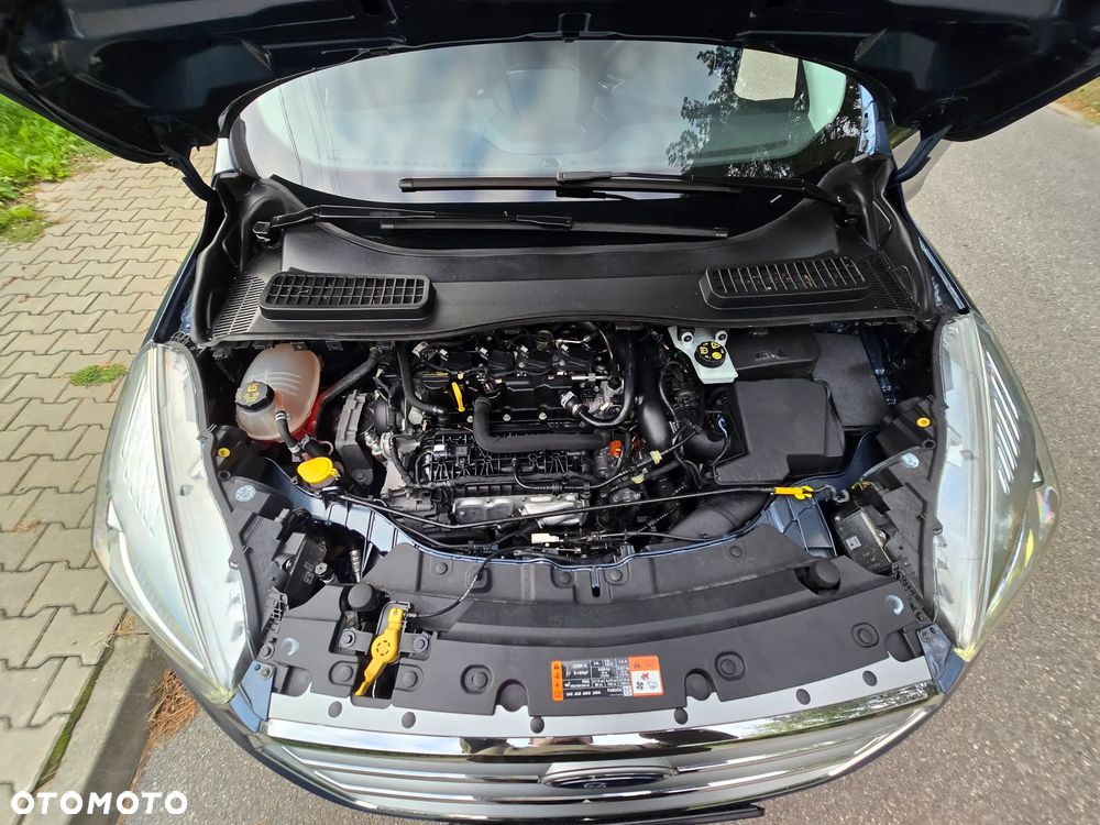 Ford Kuga 1.5 EcoBoost 2x4 Titanium - 17