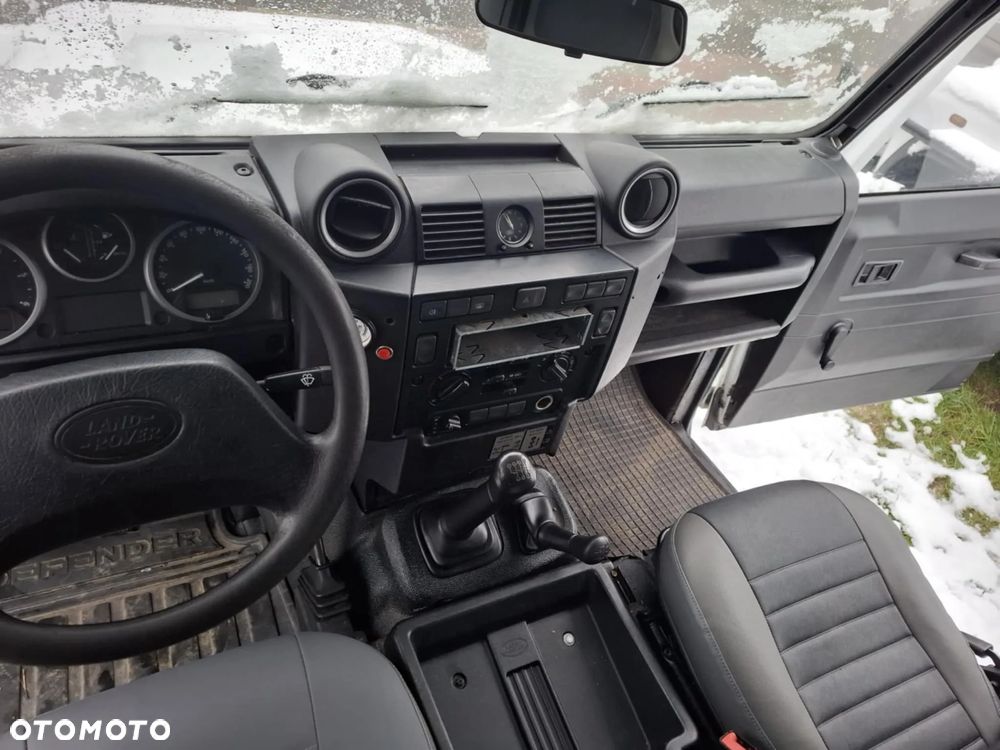 Land Rover Defender 2.4 TD4 E - 12