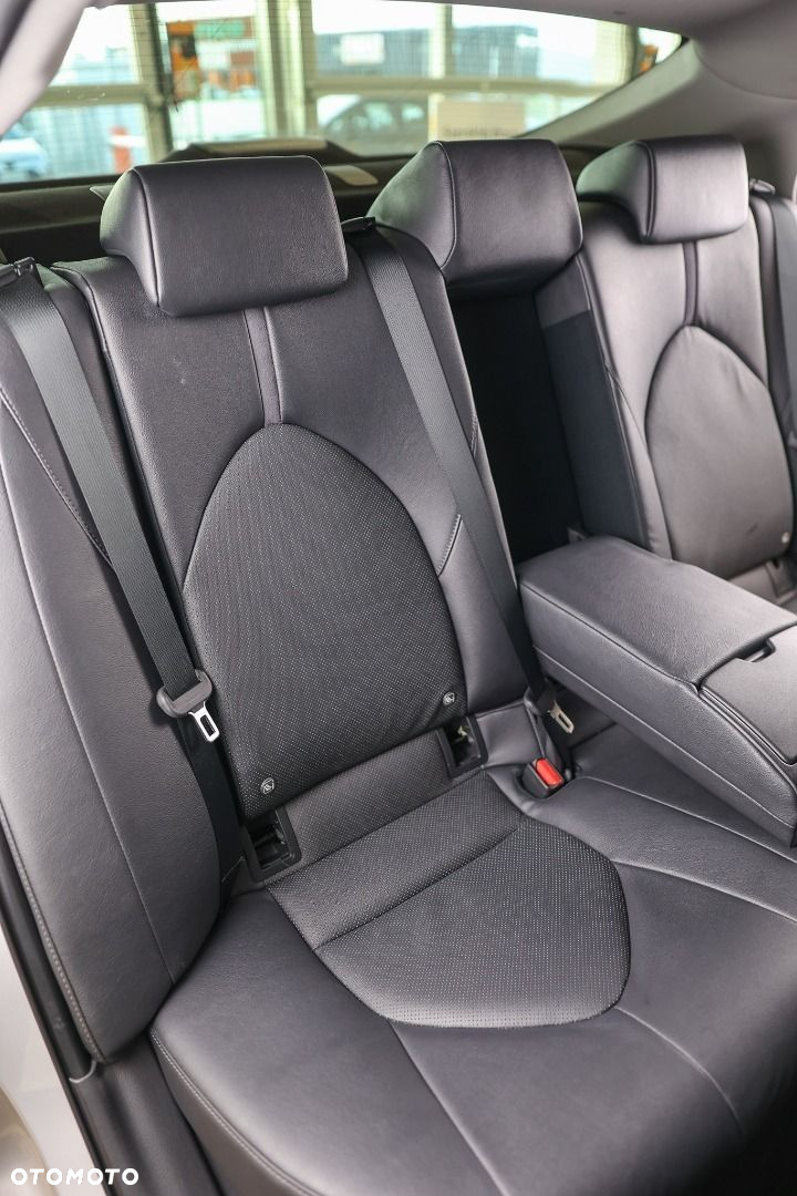 Toyota Camry - 40