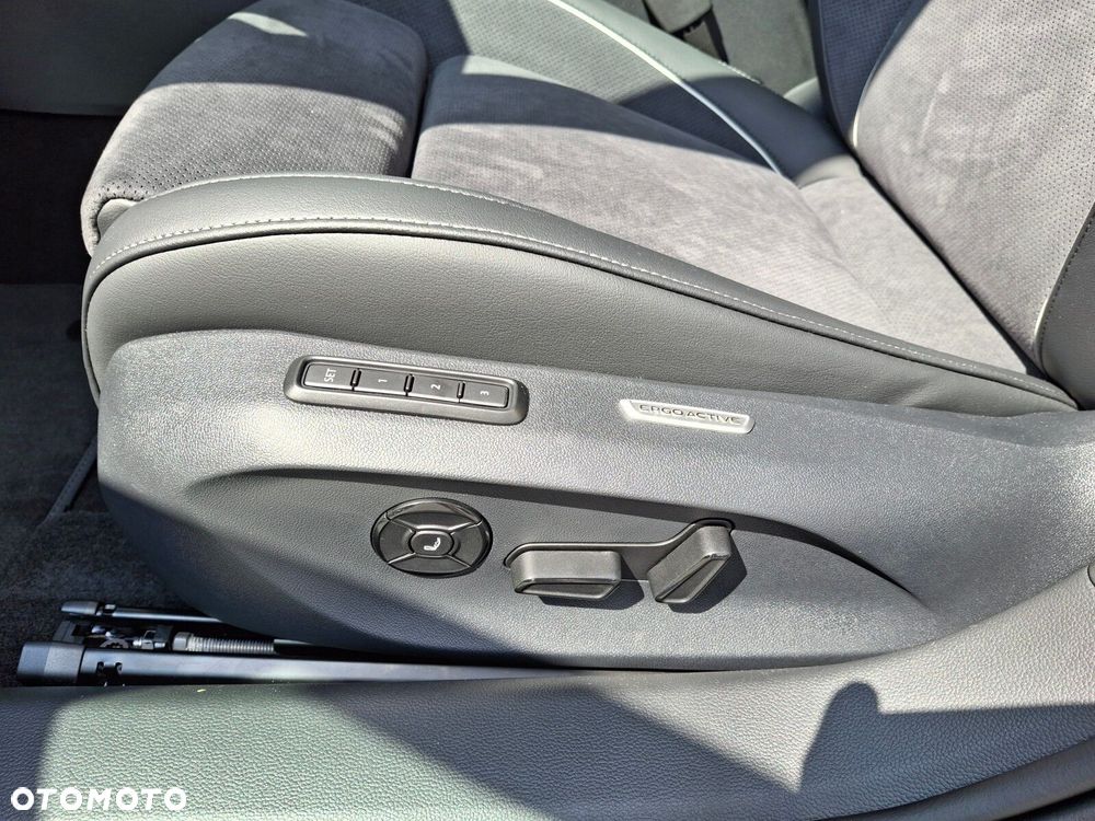 Volkswagen Passat - 13