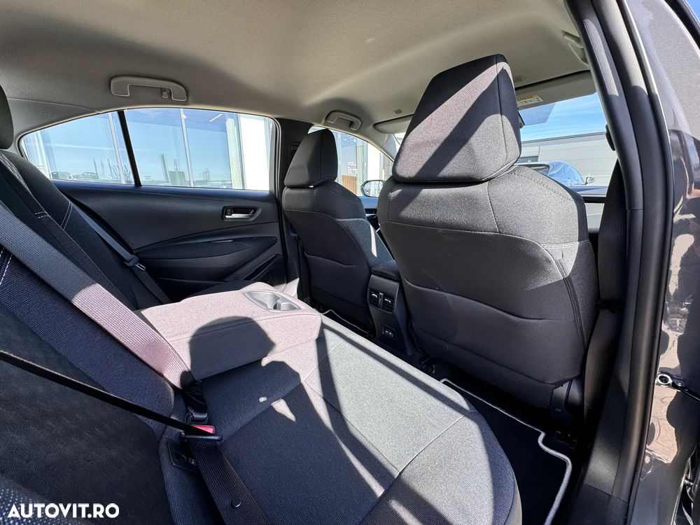 Toyota Corolla 1.8 HSD Business - 27