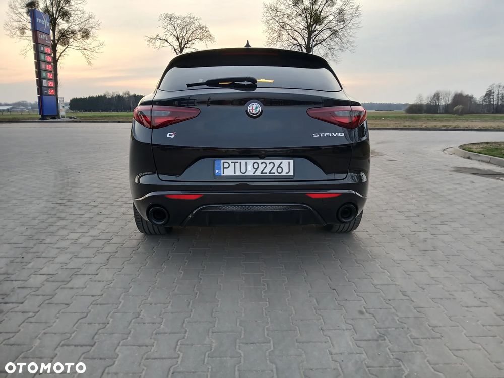 Alfa Romeo Stelvio 2.0 Turbo Veloce Q4 - 2