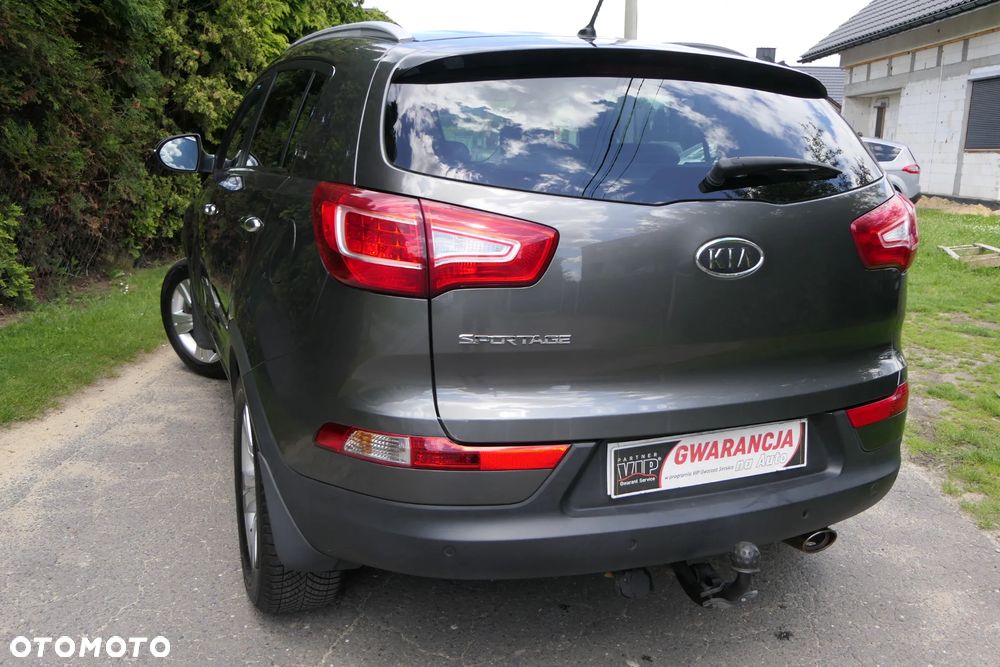 Kia Sportage 2.0 M - 11