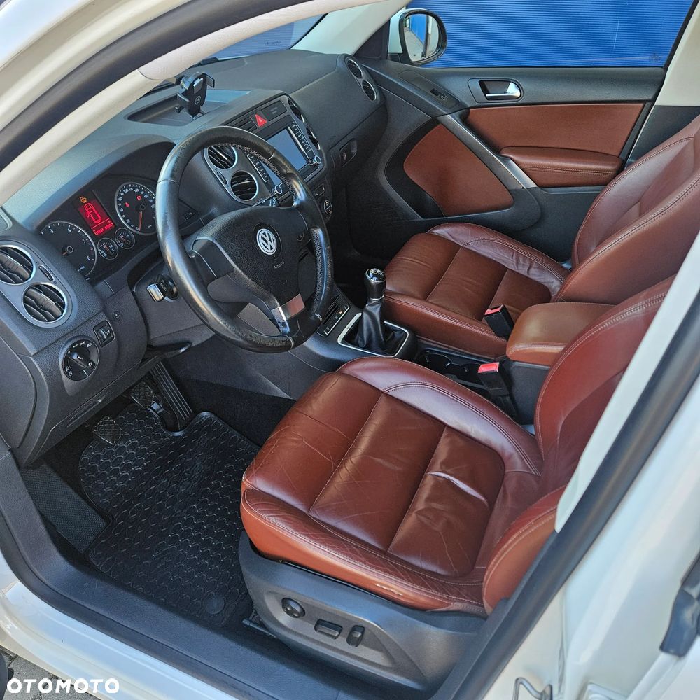 Volkswagen Tiguan - 9