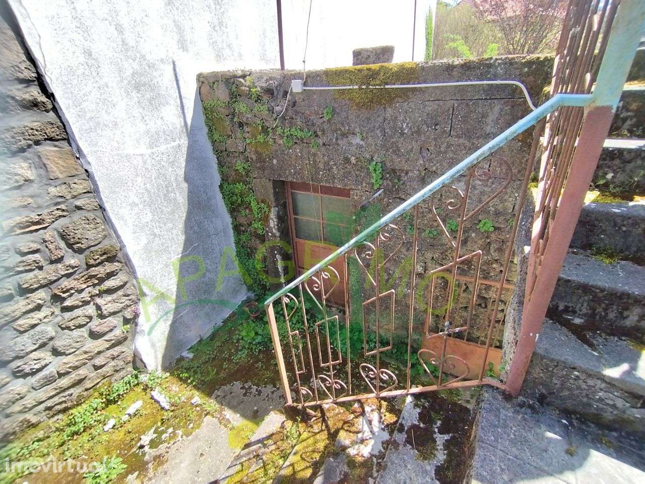 Casa para reconstrução no centro histórico de Penedono - Grande imagem: 3/21