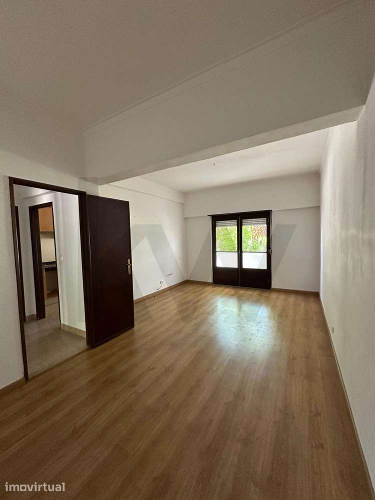 T2 com Varanda e Vista Rio – Localização Premium na Póvoa de Santa Iri - Grande imagem: 2/30