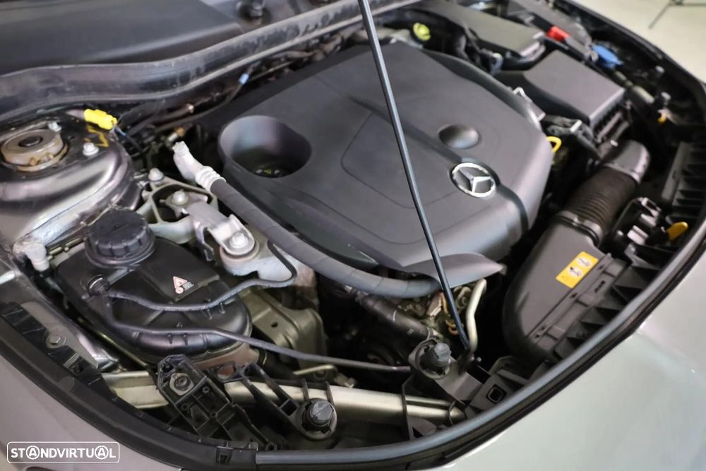 Mercedes-Benz CLA 200 d Shooting Brake AMG Line Aut. - 9