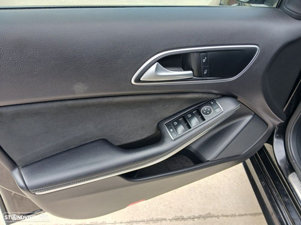 Mercedes-Benz A 200 d AMG Line - 15