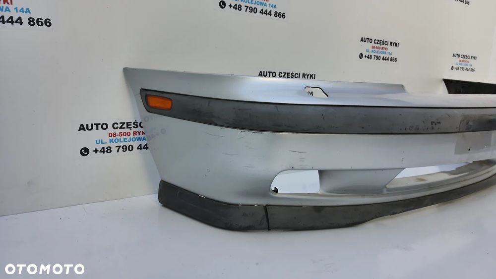 Volvo V40 S40  Zderzak Przód - 2