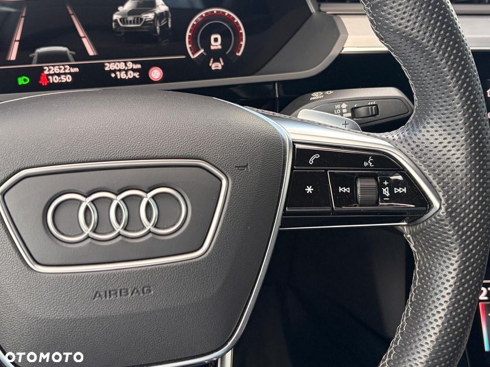 Audi Q8 Sportback e-tron - 26
