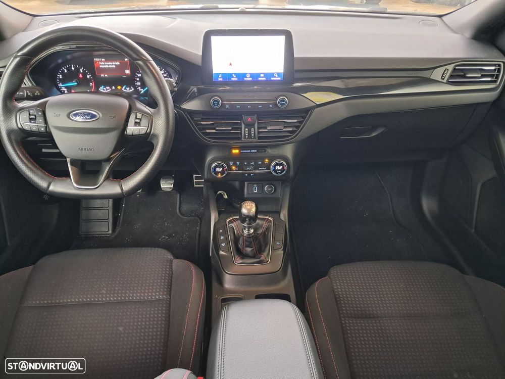 Ford Focus 1.0 SCTi ST-Line - 12
