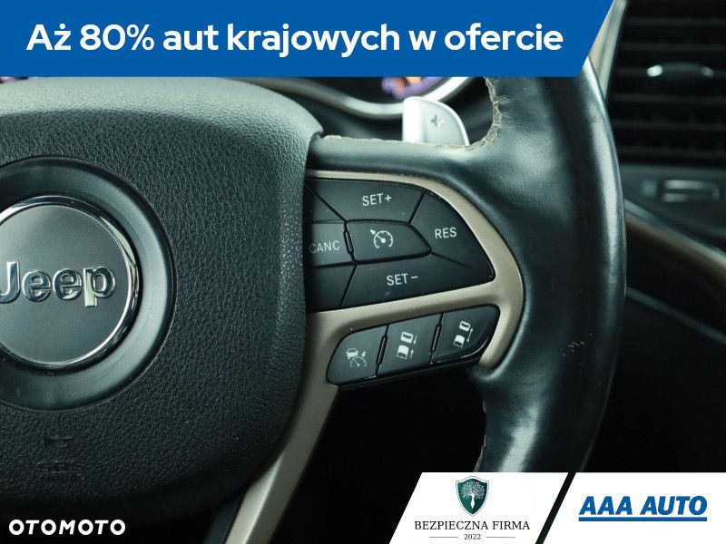 Jeep Grand Cherokee - 22