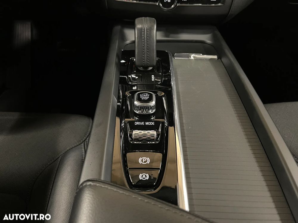 Volvo XC 60 D5 AWD Geartronic Momentum - 21