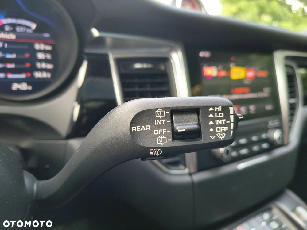 Porsche Macan Turbo - 8