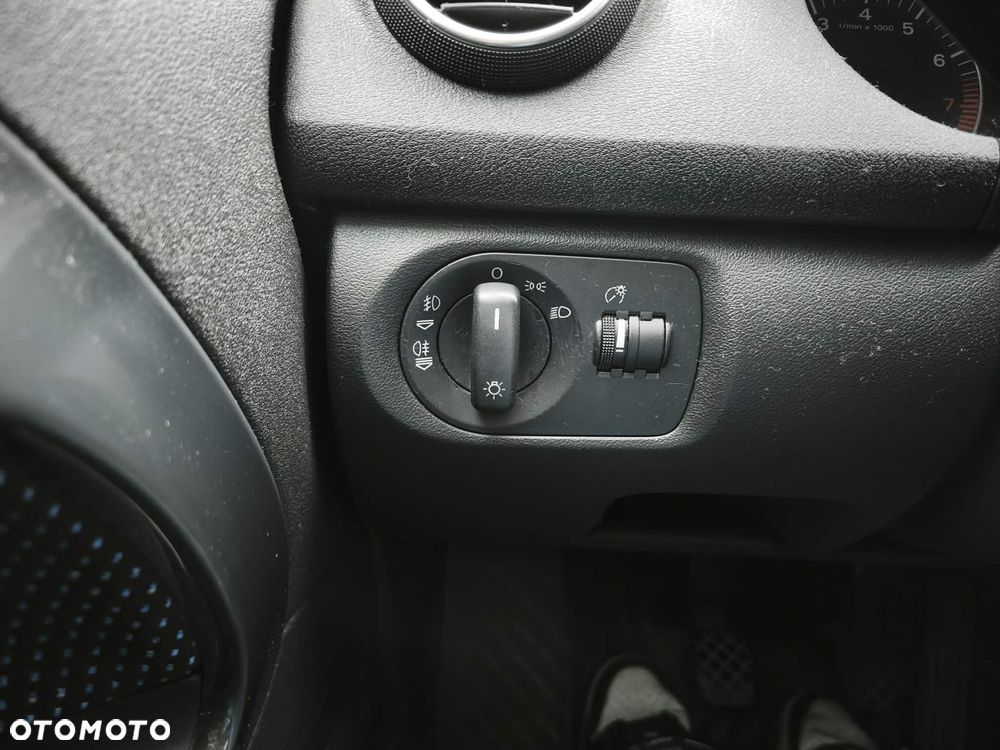 Audi A3 3-drzwiowe 1.6 Ambiente - 8