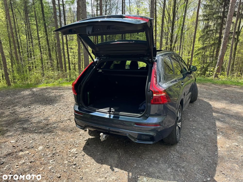 Volvo XC 60 T6 Plug-In Hybrid AWD Plus Dark - 11