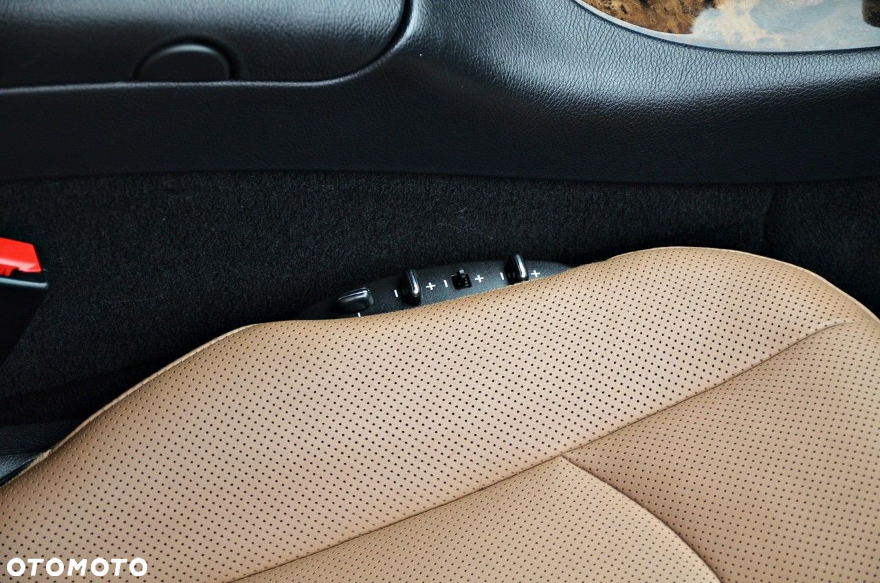Mercedes-Benz CLK - 26