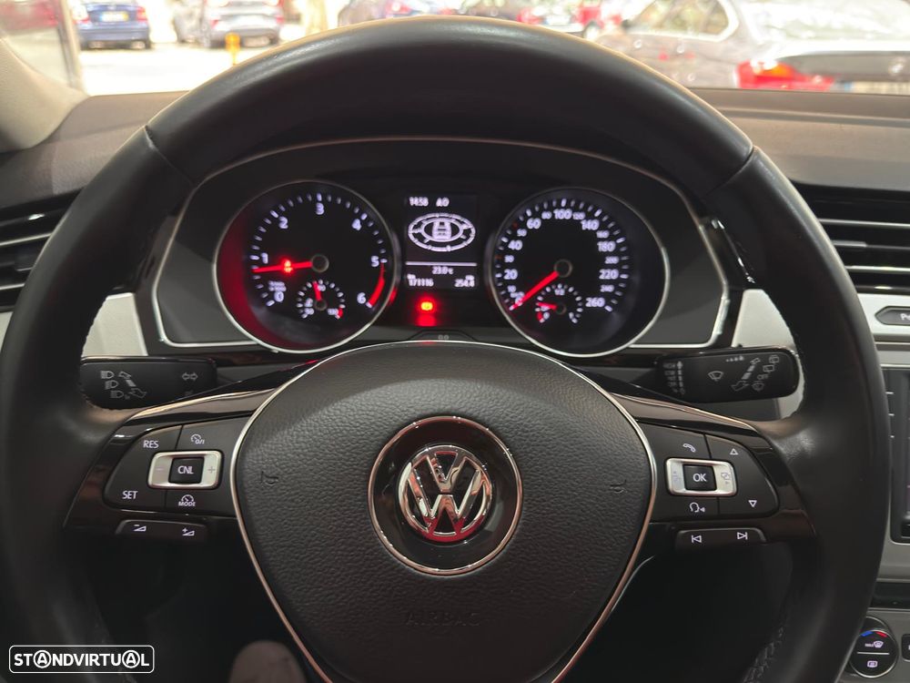 VW Passat Variant 1.6 TDI BlueMotion - 27