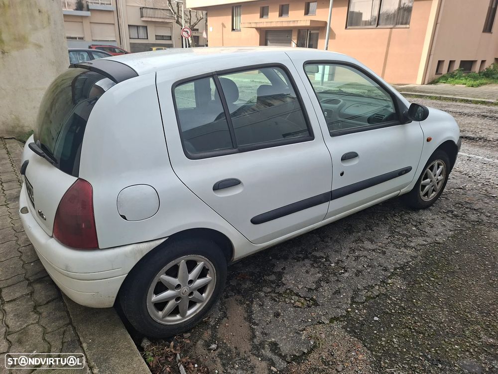 Renault Clio 1.2 - 9