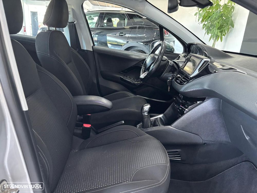 Peugeot 208 1.6 BlueHDi Style - 9
