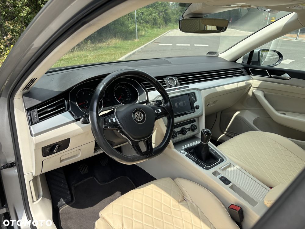 Volkswagen Passat 1.6 TDI BMT Comfortline - 3