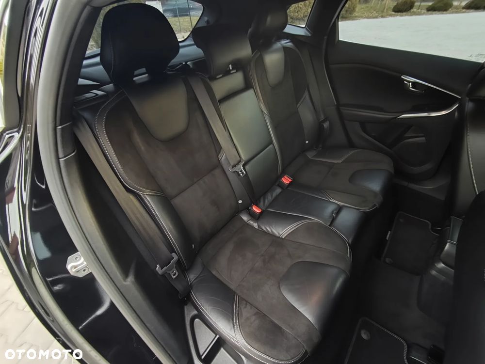 Volvo V40 D2 R Design - 16