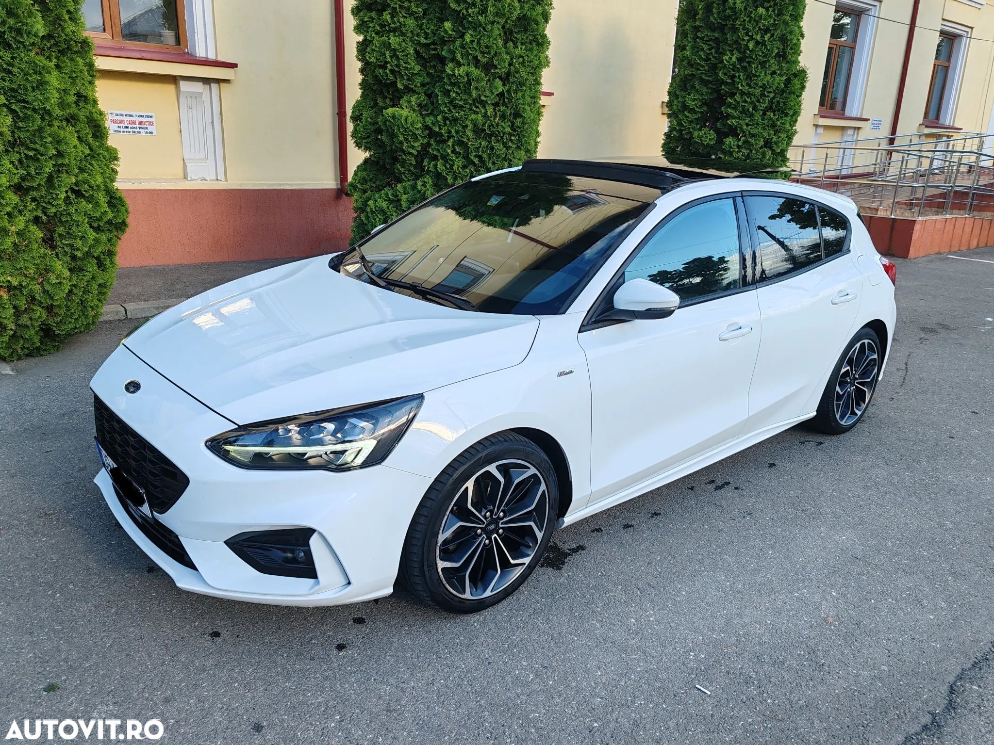 Ford Focus 1.0 EcoBoost Start-Stopp-System ST-LINE - 1