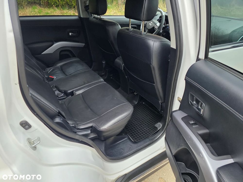 Mitsubishi Outlander 2.2 DID Instyle NAVI EU5 TC-SST - 18