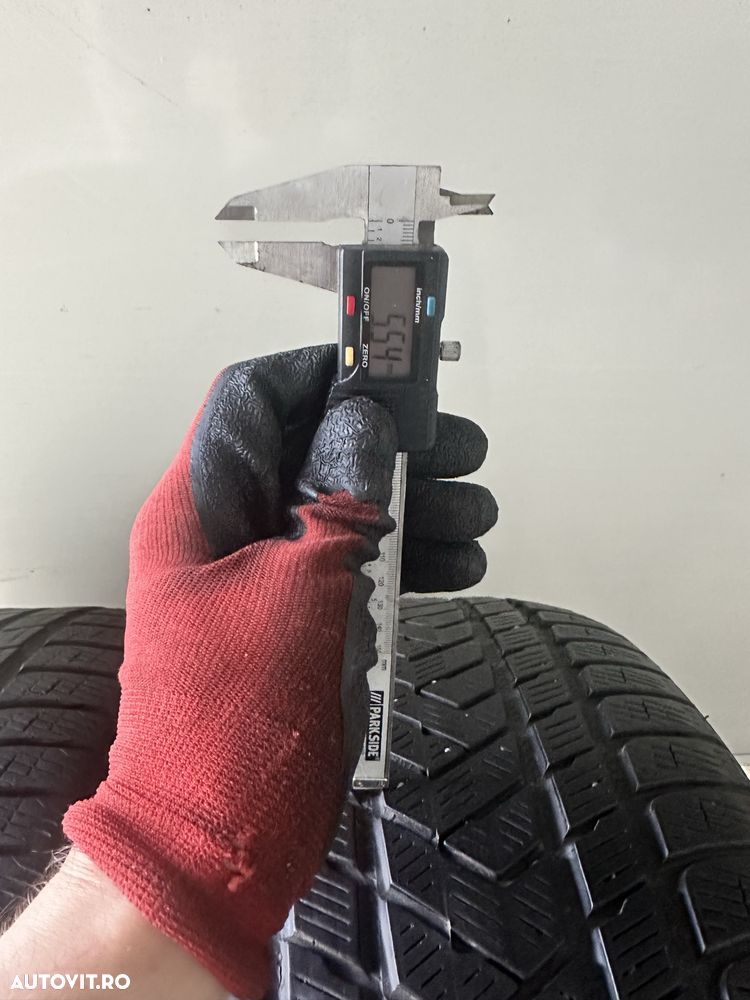 285/35 R22 Pirelli Scorpion Winter - 4