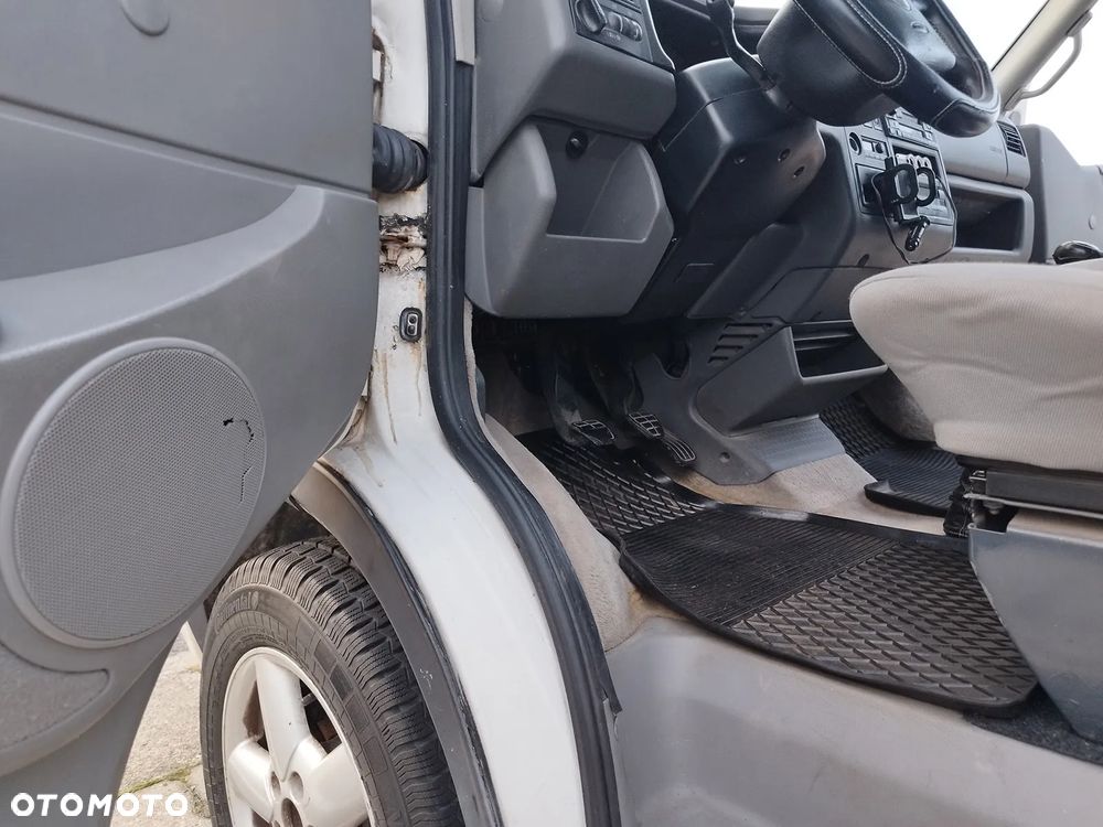 Volkswagen Transporter - 21