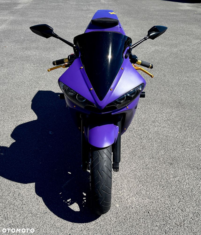 Yamaha R6 - 1