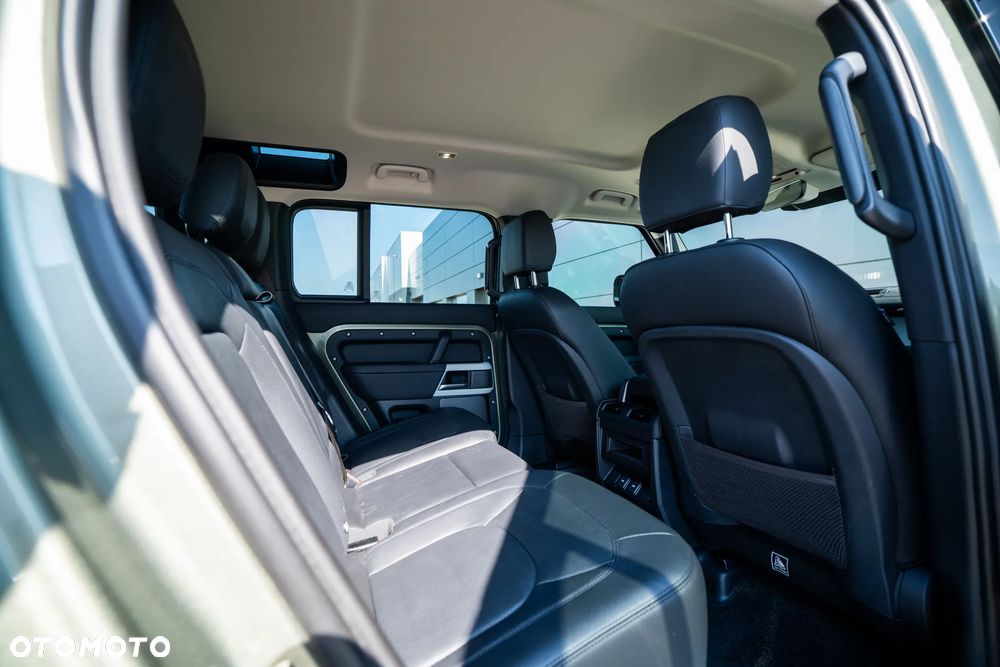 Land Rover Defender - 15