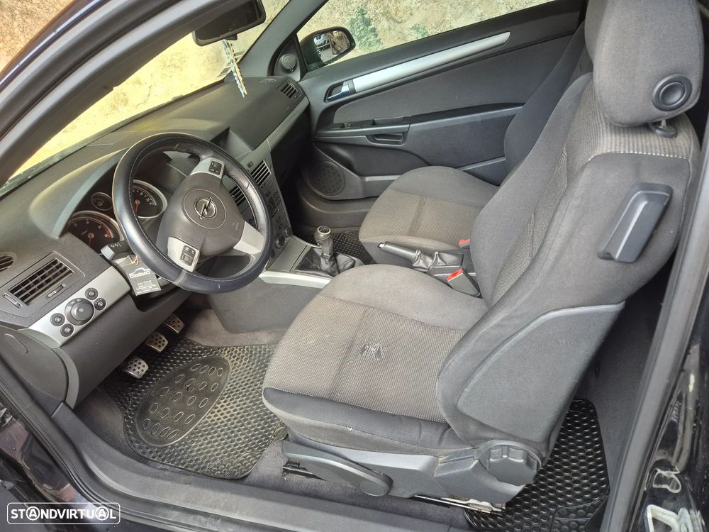 Opel Astra GTC 1.3 CDTi - 11
