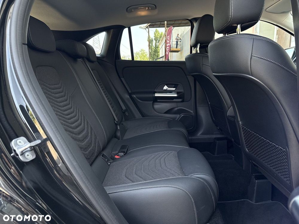 Mercedes-Benz GLA - 28