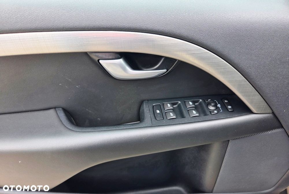 Volvo V70 2.0D Momentum - 27