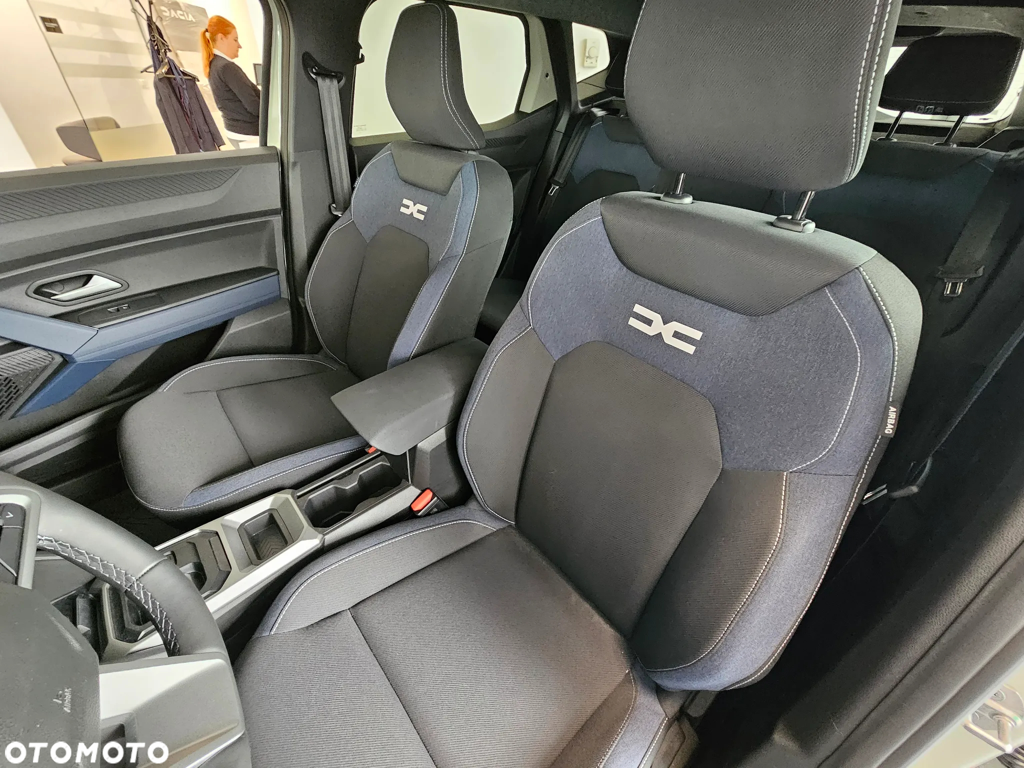 Dacia Duster 1.6 Full Hybrid 140 Journey MMT - 13