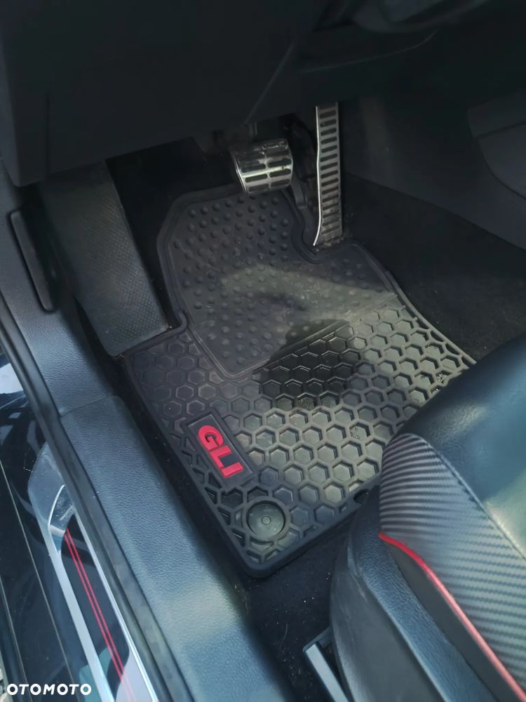 Volkswagen Jetta - 17