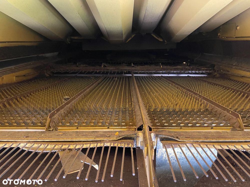 New Holland TX 68 Plus - 13