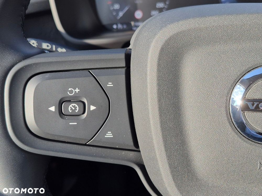 Volvo XC 40 T3 Momentum Core - 20