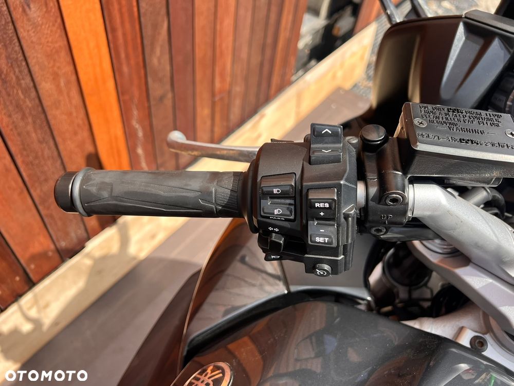 Yamaha FJR - 7