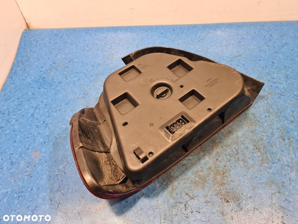BMW 5 E39 SEDAN LAMPA TYŁ PRAWA ZEWNĘTRZNA - 10