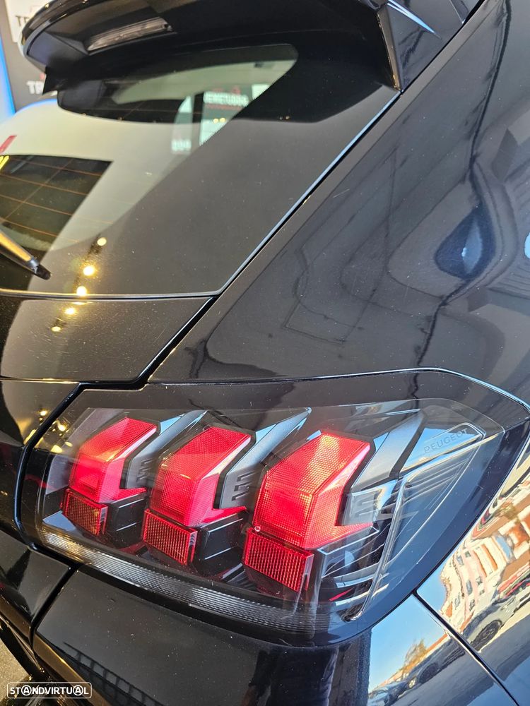 Peugeot 208 1.2 PureTech Active - 18