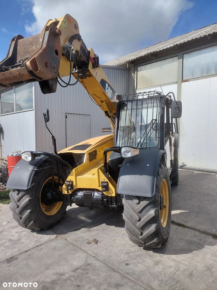 Caterpillar TH220B - 3