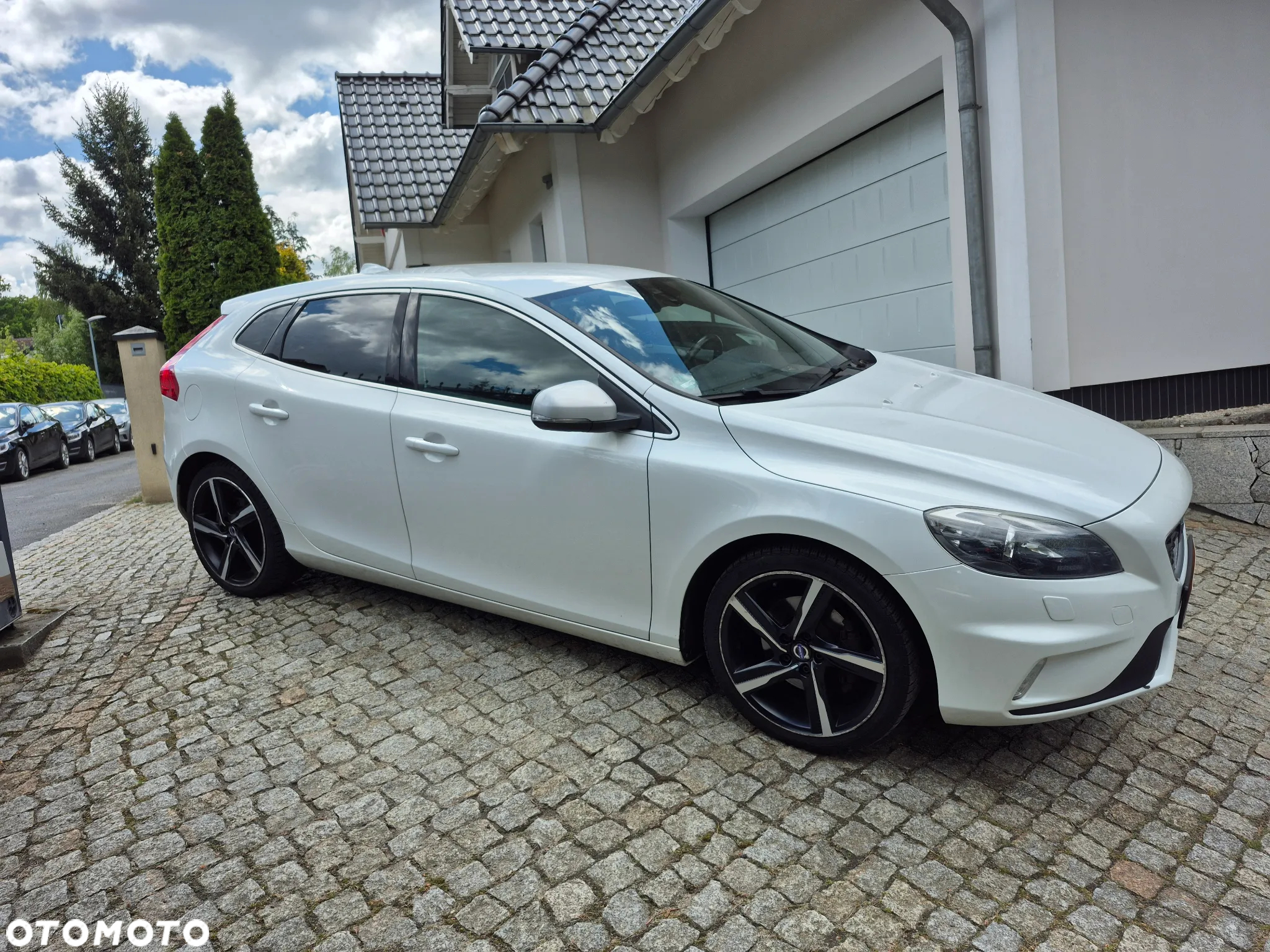 Volvo V40 D2 Drive-E R-Design Momentum - 3