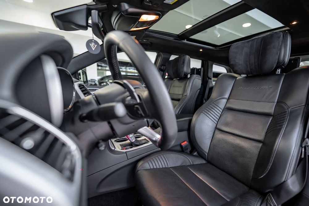 Jeep Grand Cherokee - 27