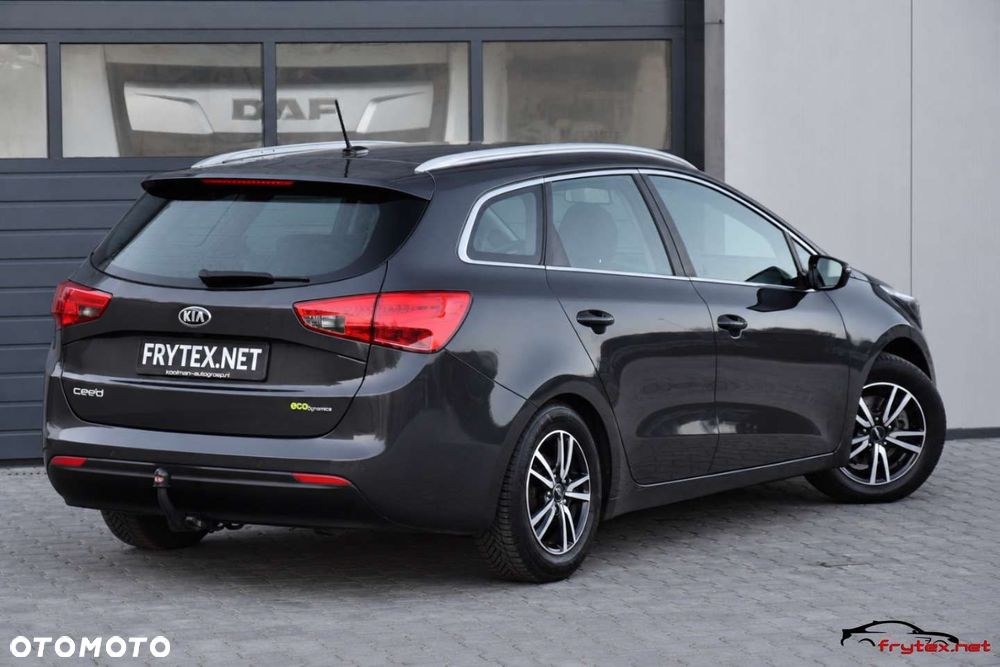 Kia Ceed - 11