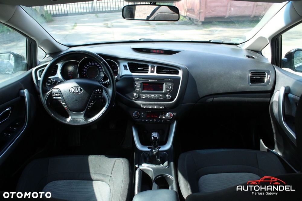 Kia Ceed - 8